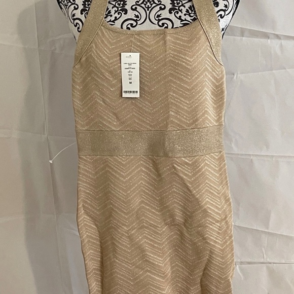 NWT! Bebe Metallic Halter Dress Gold MEDIUM Bodycon Chevron - Picture 1 of 12